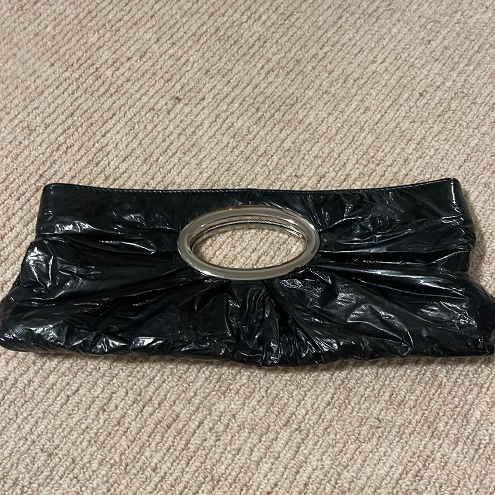 PATENT BLACK CLUTCH WITH SILVER ACCENT